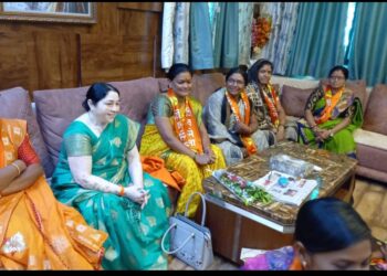 मुक्ताईनगर येथे शिवसेना शिवसंपर्क अभियानांतर्गत महिला आघाडीच्या रणरागिणींशी संवाद ! 