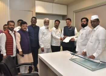 मुंबई येथे मराठा भवन जागेसह निधीची तरतूद व्हावी तसेच मतदार संघातील नागरी व ग्रामीण विकास कामांना मंजुरी व निधी प्राप्त व्हावा !