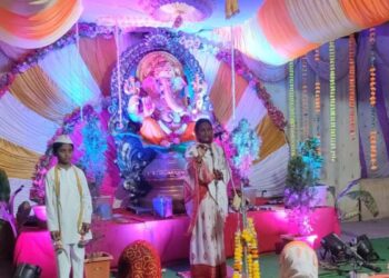 श्री कॉलनीतील फ्रेंड्स गणेश मित्र मंडळात,