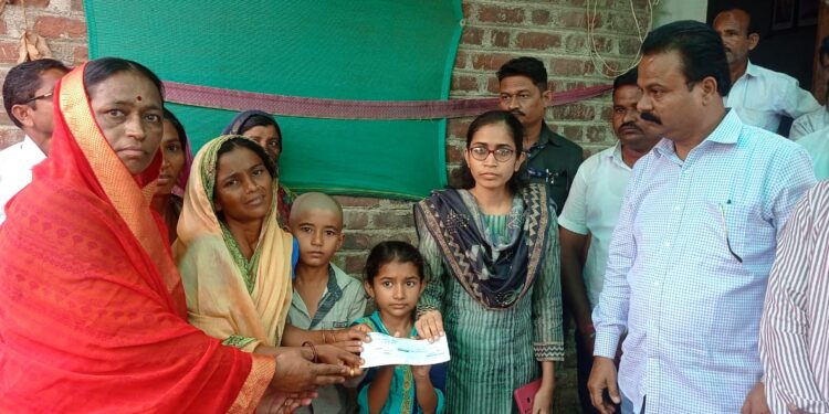 वीज पडून ठार झालेल्या मयताच्या वारसांना २४ तासाचा आत भरपाई !