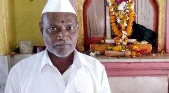 श्री.संत मुक्ताई मंदिरातील सेवेकरी आत्माराम हातोळकर यांचे हृदयविकाराने दुःखद निधन