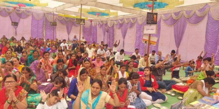 मुक्ताईनगर येथे सुरू आहे दत्त जयंती निमित्त श्री गुरुचरित्र पारायण व अखंड नाम जप यज्ञ