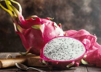 Cholesterol Cure: तुम्ही उच्च कोलेस्ट्रॉलच्या समस्येने ग्रस्त आहात का? मग, ‘या’ फळाचे सेवन करा