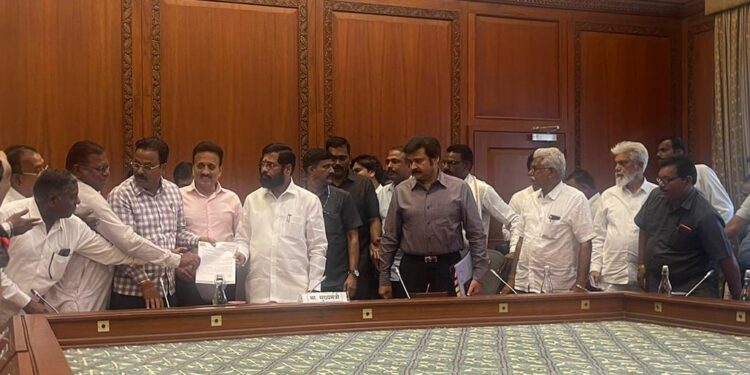 बोदवड उपसा सिंचन योजनेसंदर्भात सह्याद्री अतिथीगृहावर  मुख्यमंत्र्यांच्या अध्यक्षतेखाली महत्वपूर्ण आढावा बैठक संपन्न