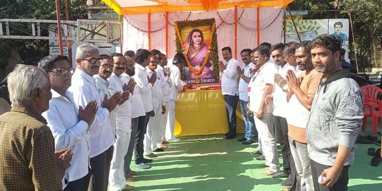 संत मुक्ताईनगर येथे राजमाता जिजाऊ जयंतीनिमित्त अभिवादन !