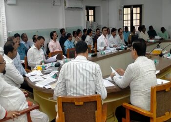 Muktainagar News : मुक्ताईनगर मतदार संघाच्या विकासासंदर्भात उपमुख्यमंत्री ना.देवेंद्र फडणवीस आणि आमदार चंद्रकांत पाटील यांच्यात व्हिडीओ कॉन्फरन्सद्वारे चर्चा