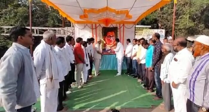 संत मुक्ताईनगर येथे स्व. बाळासाहेब ठाकरे यांना जयंतीनिमित्त अभिवादन