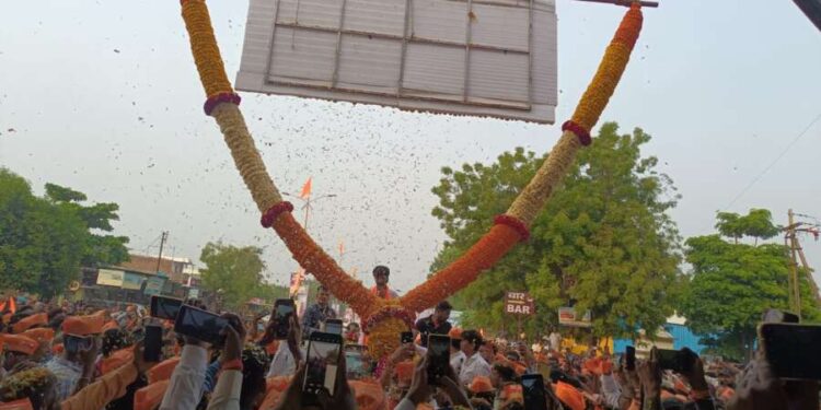 आरक्षण असलेल्या मराठ्यांनी आरक्षण नसलेल्या मराठ्यांच्या पाठीशी उभे राहावे- मनोज जरांगे पाटील