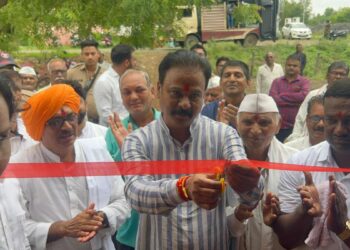 संत मुक्ताई मंदिराच्या परिसरात संत मुक्ताई चर्मकार मठाचे आमदार चंद्रकांत पाटलांचे हस्ते लोकार्पण !
