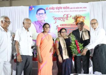 जे. ई स्कूल चे प्राचार्य आर.पी पाटील यांचा  सेवानिवृत्ती कार्यक्रम उत्साहात संपन्न !