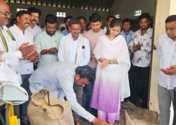 📰 शेतकऱ्यांच्या दारात मदतीचा हात – कुऱ्हा येथे शासकीय ज्वारी खरेदी केंद्राचा भव्य शुभारंभ! 🌾