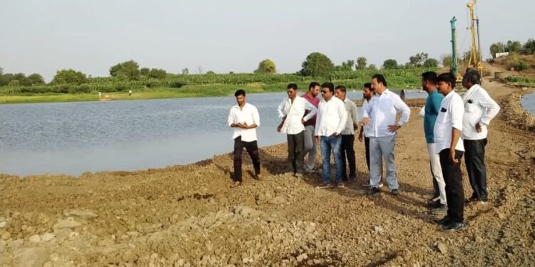 🛑 “सत्काराची घोषणा हवेत विरली!” – पाटील यांच्या पुलाच्या कामाला सुरुवात, खडसेंची प्रतिज्ञा मात्र अधूरीच!