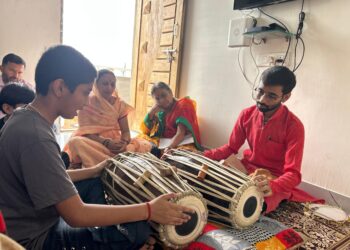 🎉 “नादब्रह्माच्या यात्रेला मुक्ताईनगरातून नवा सुर – ‘तालनितल पखवाज नादविद्यामंदिर’ चे भव्य उद्घाटन!” 🎶