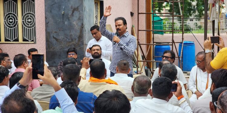 ЁЯЯа “рд╢рд┐рд╡рд╕реИрдирд┐рдХрд╛рдВрдЪрд╛ рдирд┐рдЦрд╛рд░рд╛ рдкреБрдиреНрд╣рд╛ рдкреЗрдЯрдгрд╛рд░!” тАУ рдЖрдорджрд╛рд░ рдЪрдВрджреНрд░рдХрд╛рдВрдд рдкрд╛рдЯреАрд▓ рдпрд╛рдВрдЪрд╛ рдЗрд╢рд╛рд░рд╛, рдЬрд┐рд▓реНрд╣реНрдпрд╛рдд рд╡рдгрд╡рд╛ рдкреЗрдЯрдгреНрдпрд╛рдЪреА рдЪрд┐рдиреНрд╣рдВ ЁЯЯа