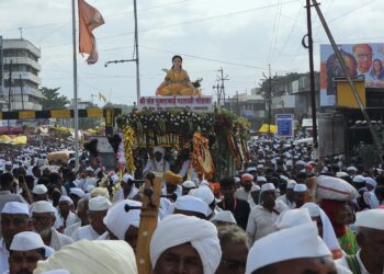 🌸 वाखरीमध्ये रंगला संतांच्या भेटीचा महासोहळा!