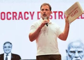 Election Commission वर राहुल गांधींचा दणका! अखेर ‘शून्य पत्ता’ गोंधळावर मोठा निर्णय